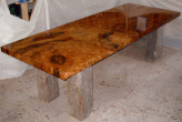 tavolo in legno kauri della Nuova Zelanda